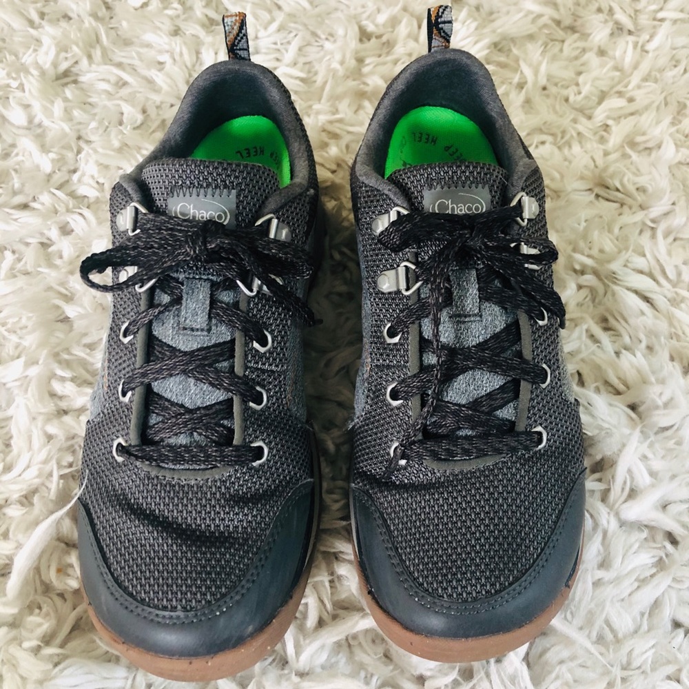 Chaco walking shoes (women sz 9.5)